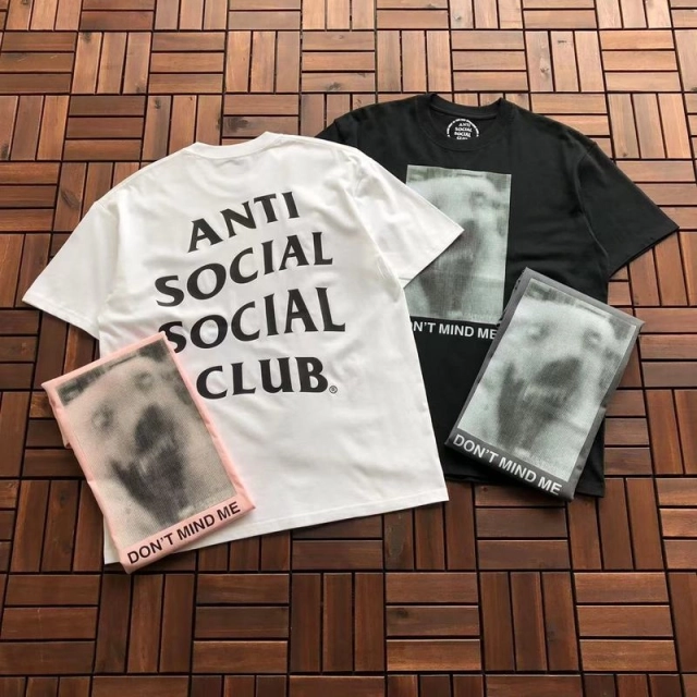 ANTI SOCIAL SOCIAL CLUB T-Shirt