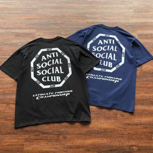 ANTI SOCIAL SOCIAL CLUB T-Shirt