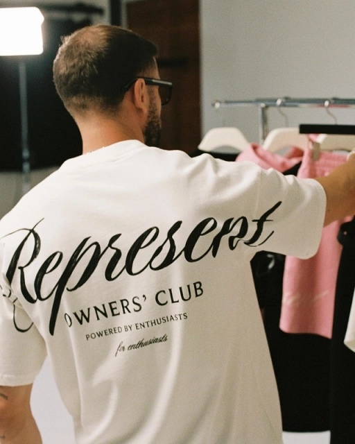 REPRESENT Owners Club Script T-shirt