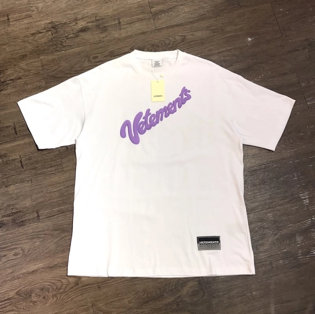 Vetements Milka T-Shirt in Purple