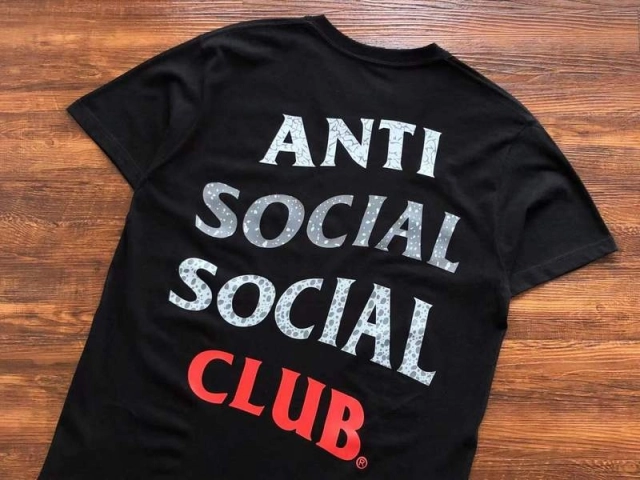 ANTI SOCIAL SOCIAL CLUB T-Shirt