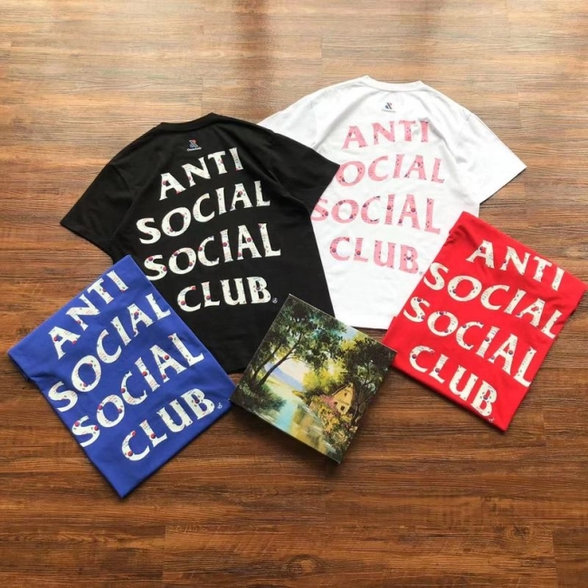 ANTI SOCIAL SOCIAL CLUB T-Shirt