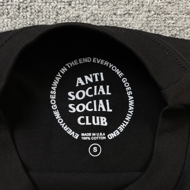 ANTI SOCIAL SOCIAL CLUB T-shirt