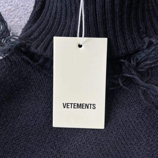 Vetements Sweater