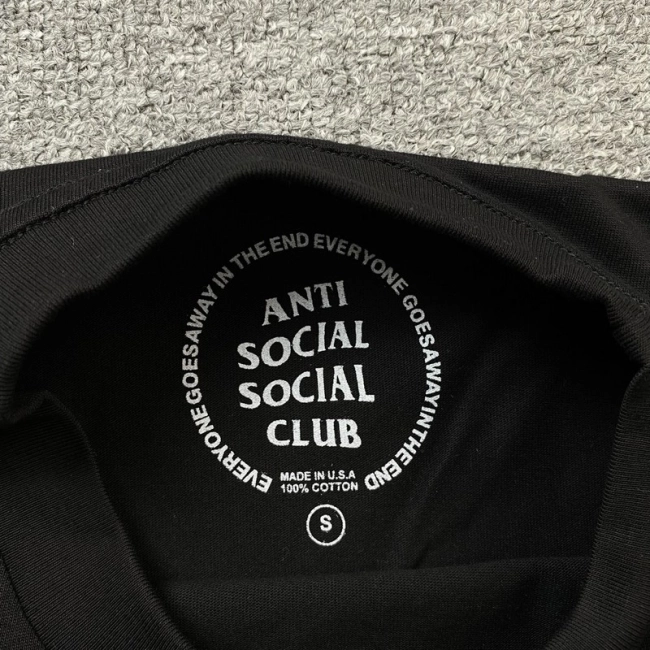 ANTI SOCIAL SOCIAL CLUB T-shirt