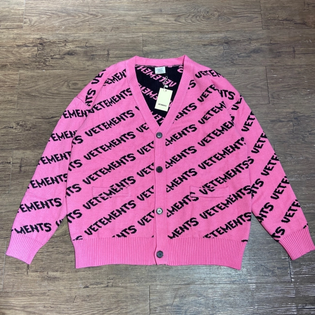 VETEMENTS Jacquard Logo Cardigan