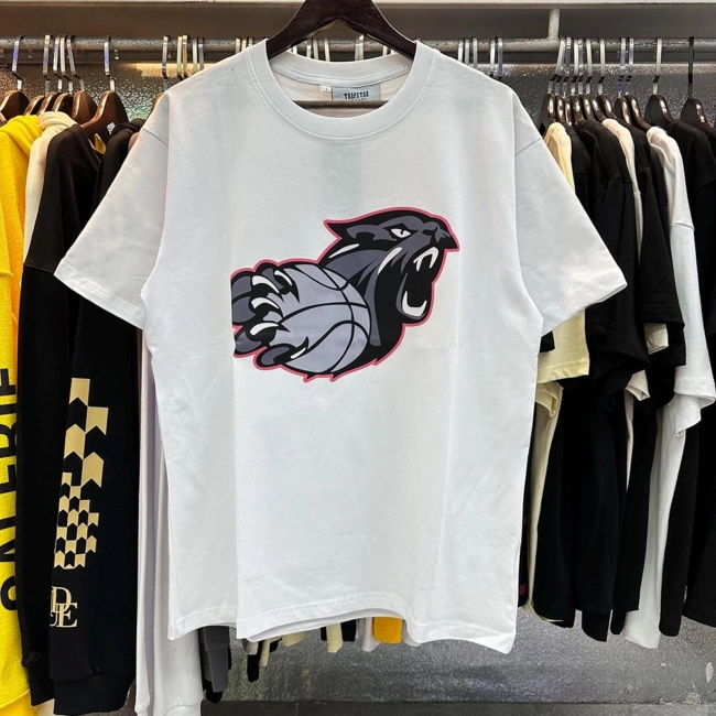 Trapstar Leopard Playing Basketball T-Shirt