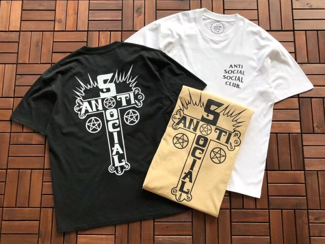 ANTI SOCIAL SOCIAL CLUB T-Shirt