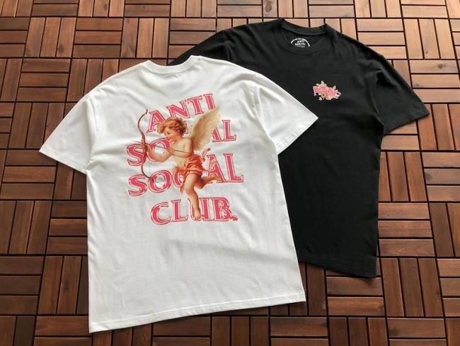 ANTI SOCIAL SOCIAL CLUB T-Shirt