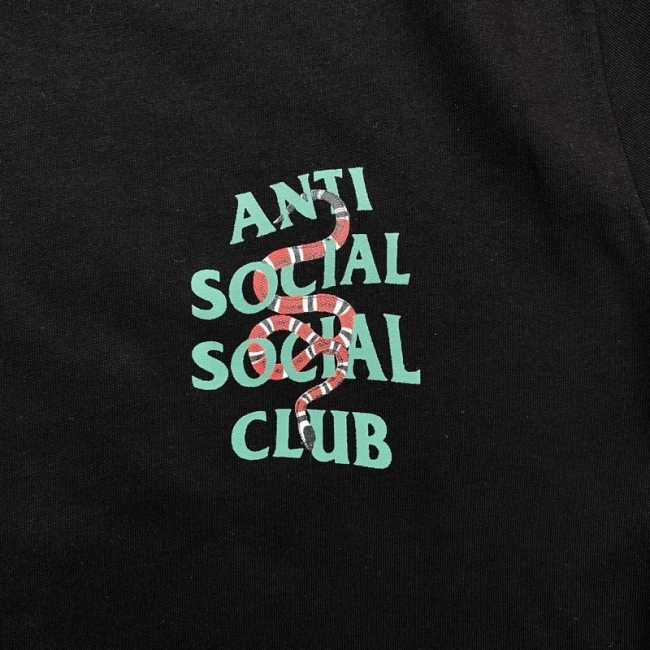 ANTI SOCIAL SOCIAL CLUB T-shirt