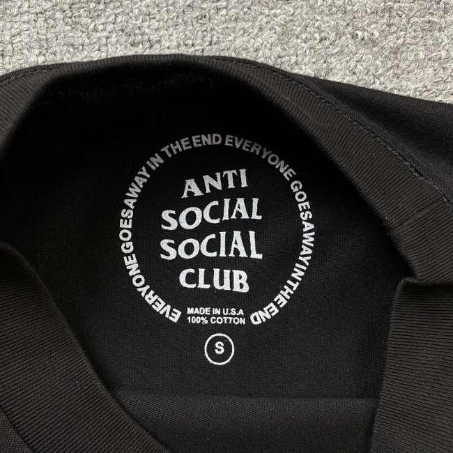 ANTI SOCIAL SOCIAL CLUB T-shirt