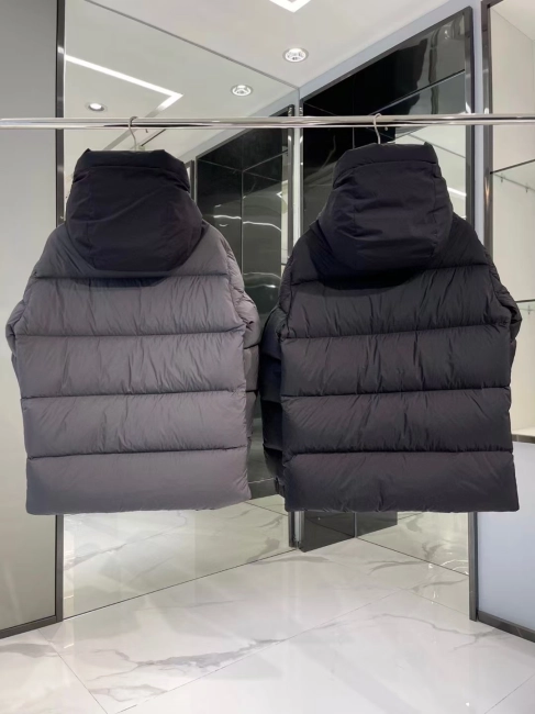 Moncler Madeira puffer jacket