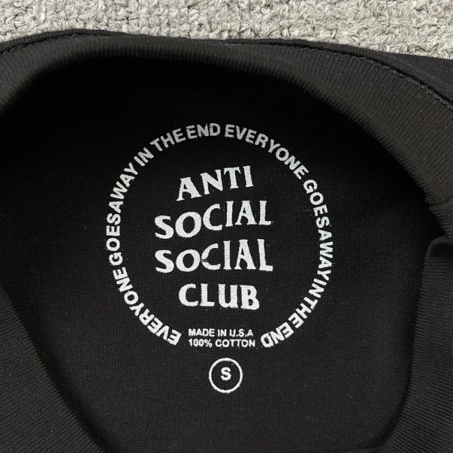 ANTI SOCIAL SOCIAL CLUB T-shirt