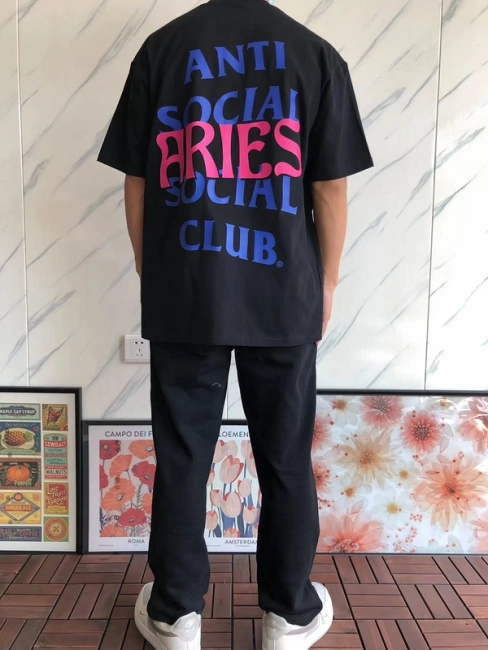 ANTI SOCIAL SOCIAL CLUB T-Shirt