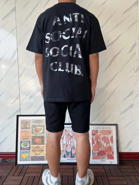 ANTI SOCIAL SOCIAL CLUB T-Shirt