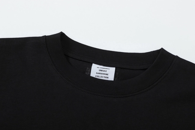 Vetements PARIS Outline Logo Print Short Sleeve