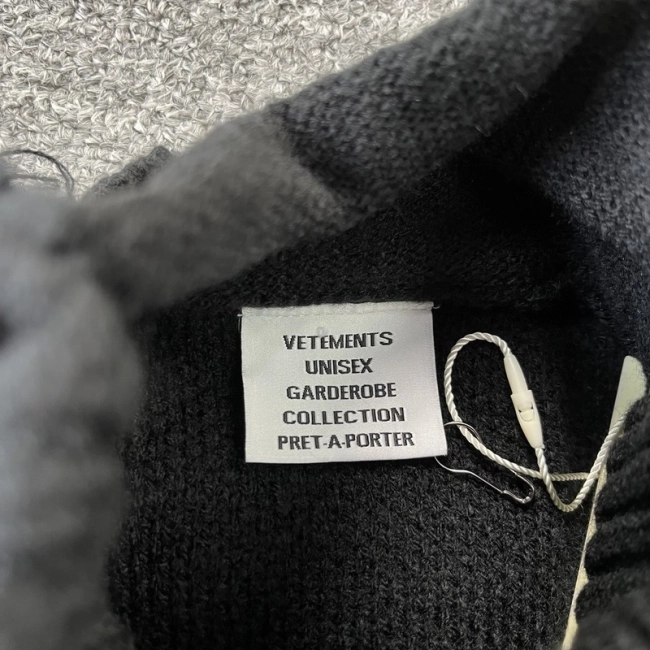 Vetements Sweater