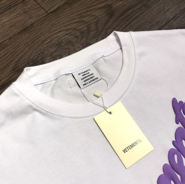 Vetements Milka T-Shirt in Purple