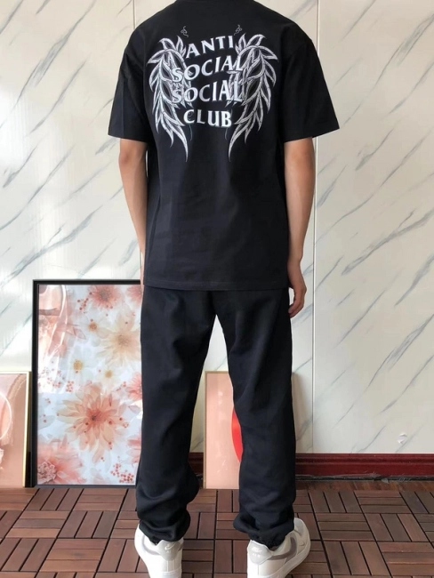 ANTI SOCIAL SOCIAL CLUB T-Shirt