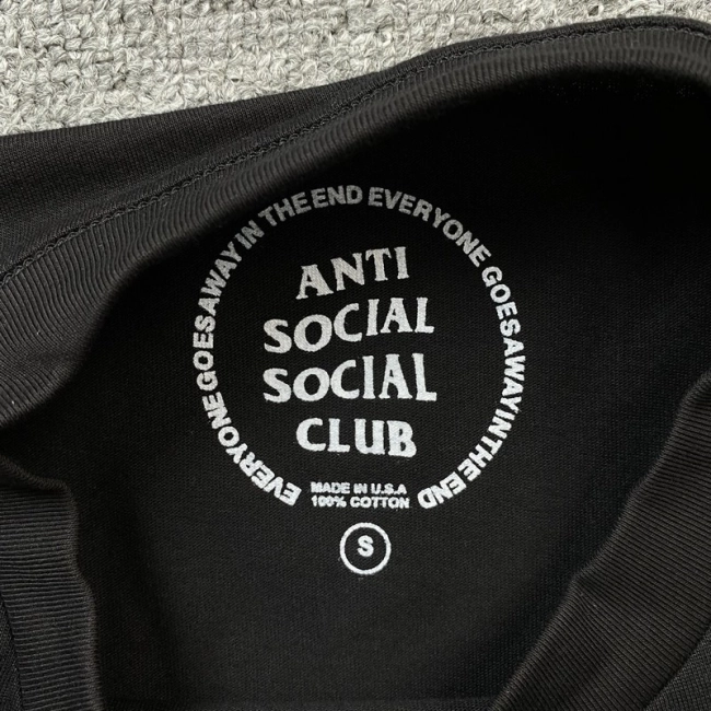 ANTI SOCIAL SOCIAL CLUB T-shirt