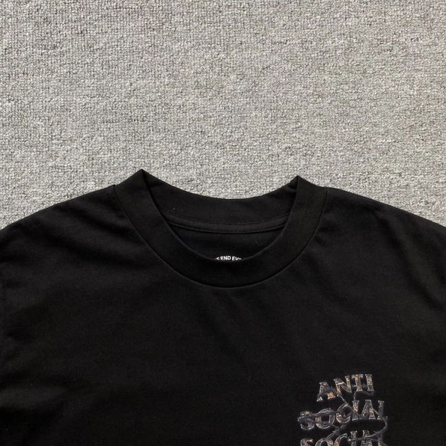 ANTI SOCIAL SOCIAL CLUB T-shirt